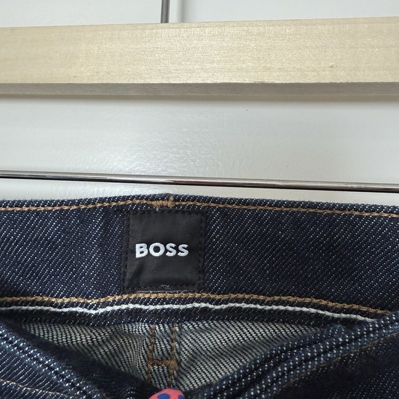 HUGO BOSS REGULAR FIT BLUE ORGANIC COTTON MAINE DENIM MEN'S JEANS SIZE 38X34 - Picture 4 of 10
